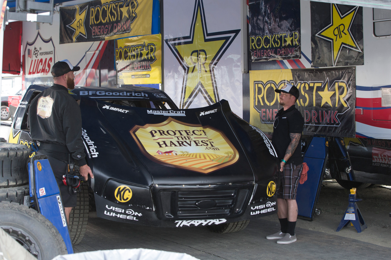 Illustration for article titled Dirt Is Pretty Good For A 100-Minute Lucas Oil Commercial